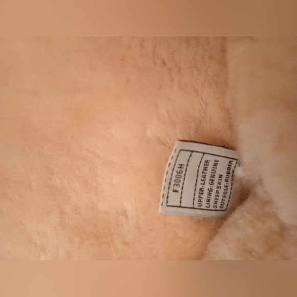 RARE! UGG Leather Cosita Tan Shearling Embroidery Floral Beads Knee Boots - Picture 10 of 12